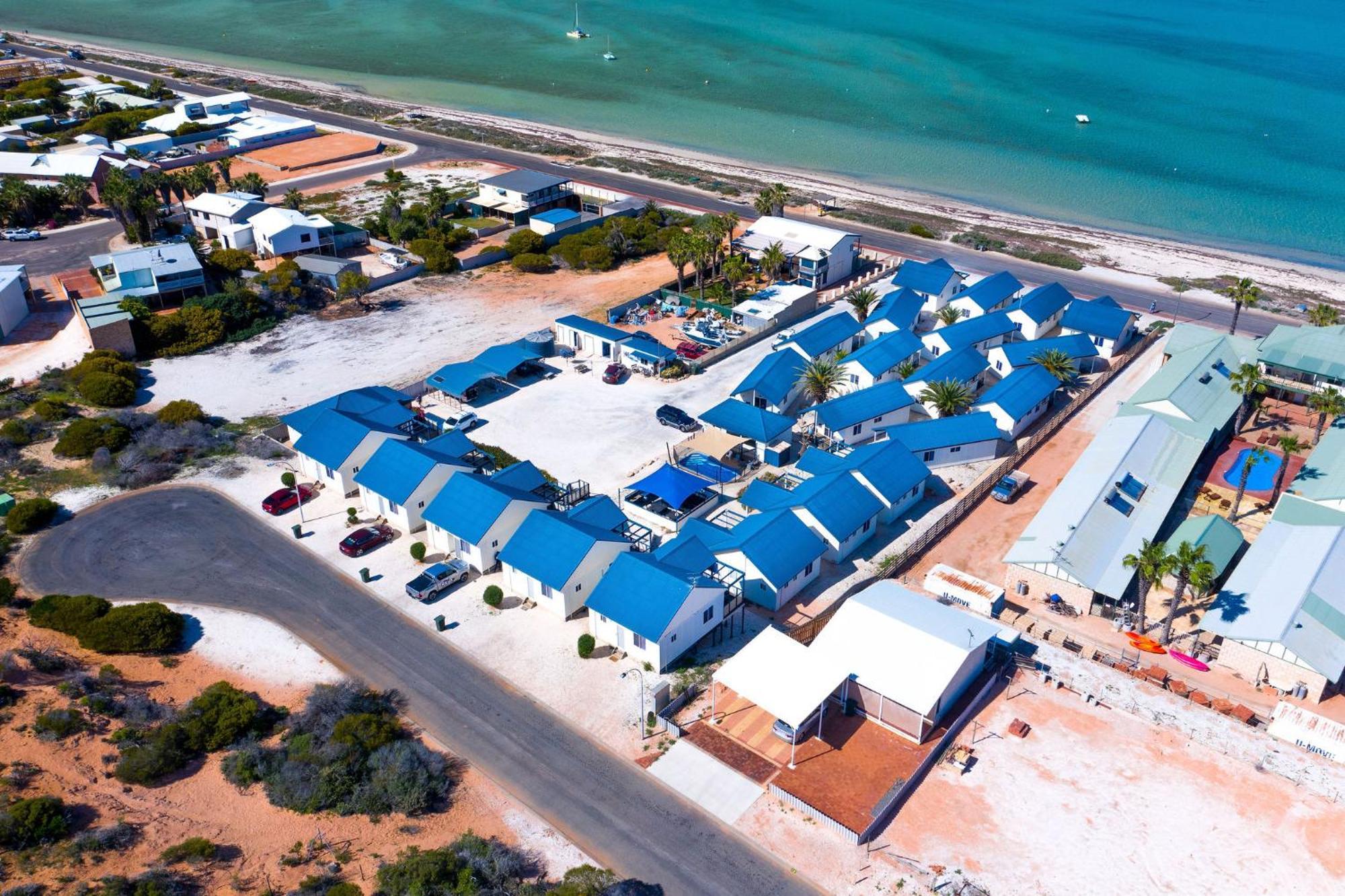 Oceanside Village Денем Екстер'єр фото