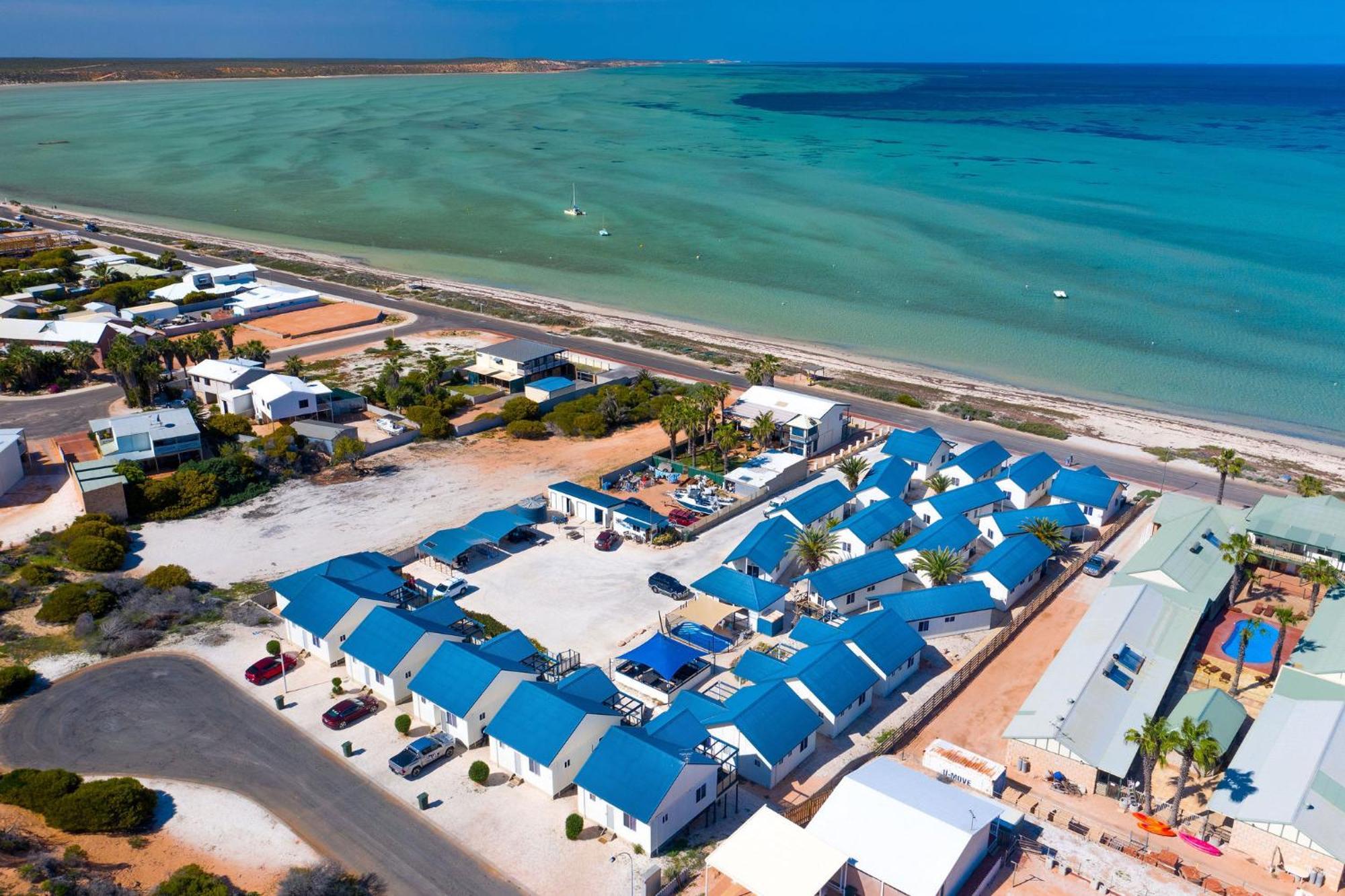 Oceanside Village Денем Екстер'єр фото
