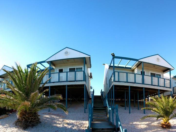 Oceanside Village Денем Екстер'єр фото
