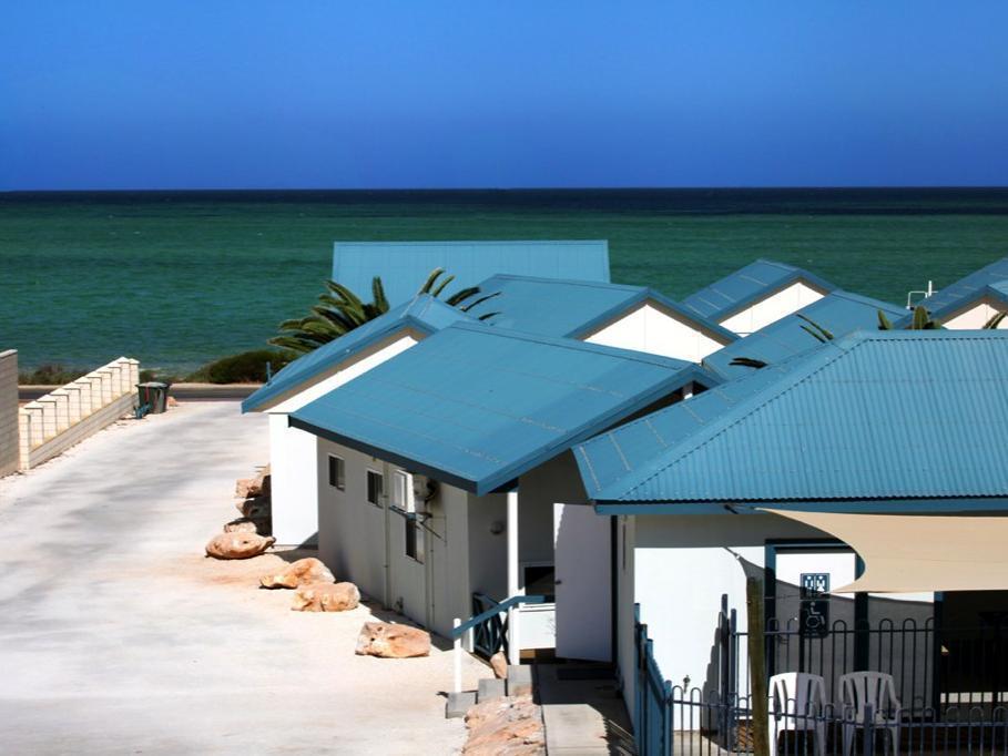 Oceanside Village Денем Екстер'єр фото