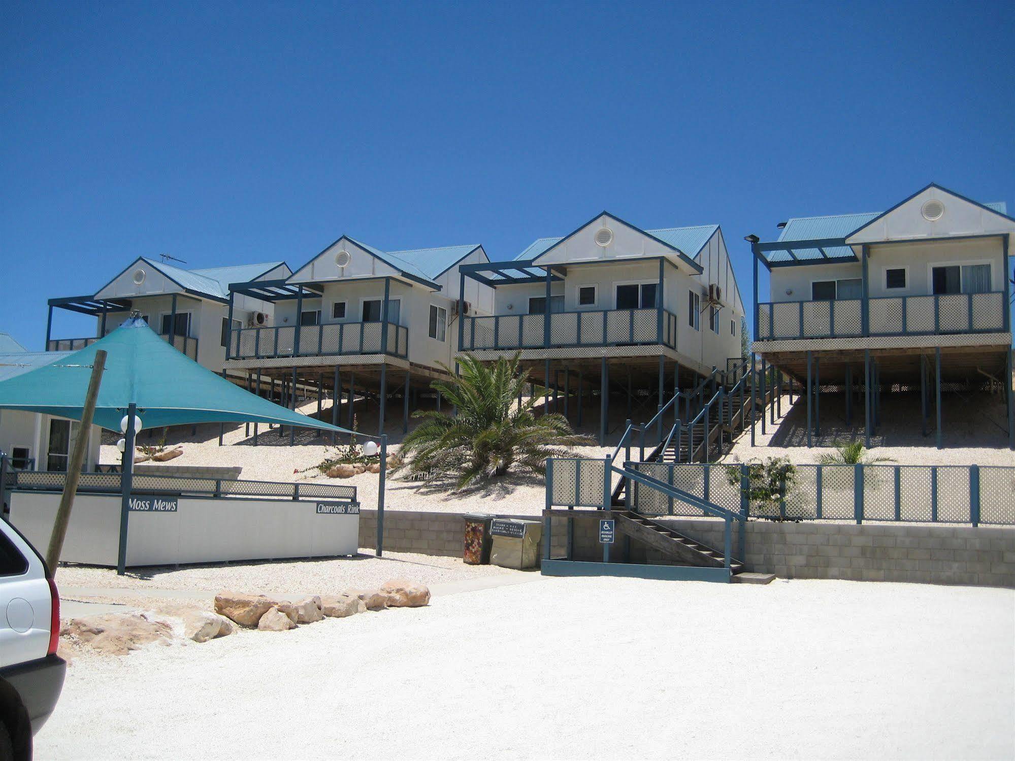 Oceanside Village Денем Екстер'єр фото