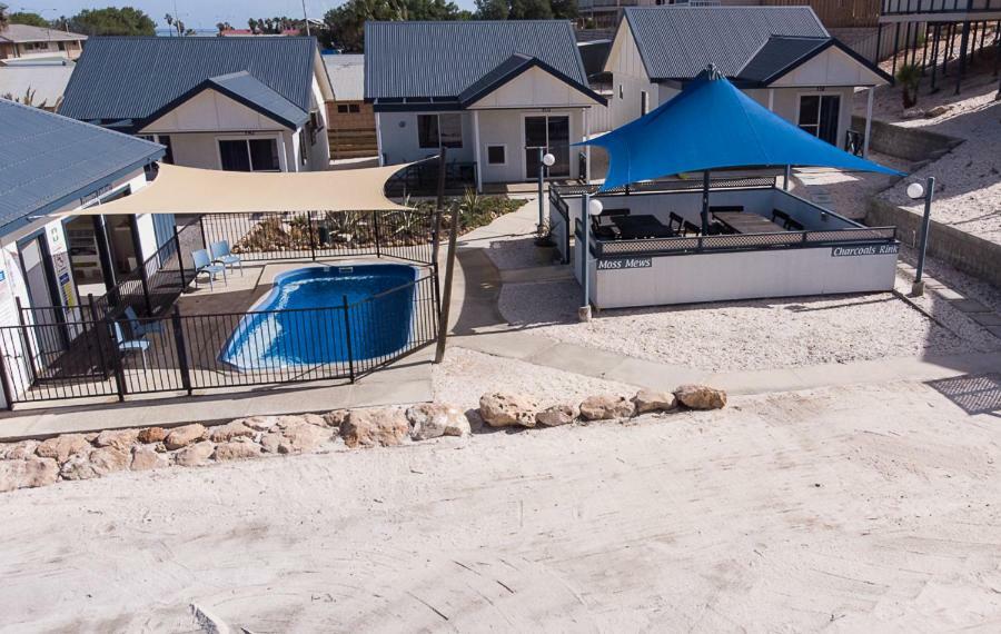 Oceanside Village Денем Екстер'єр фото